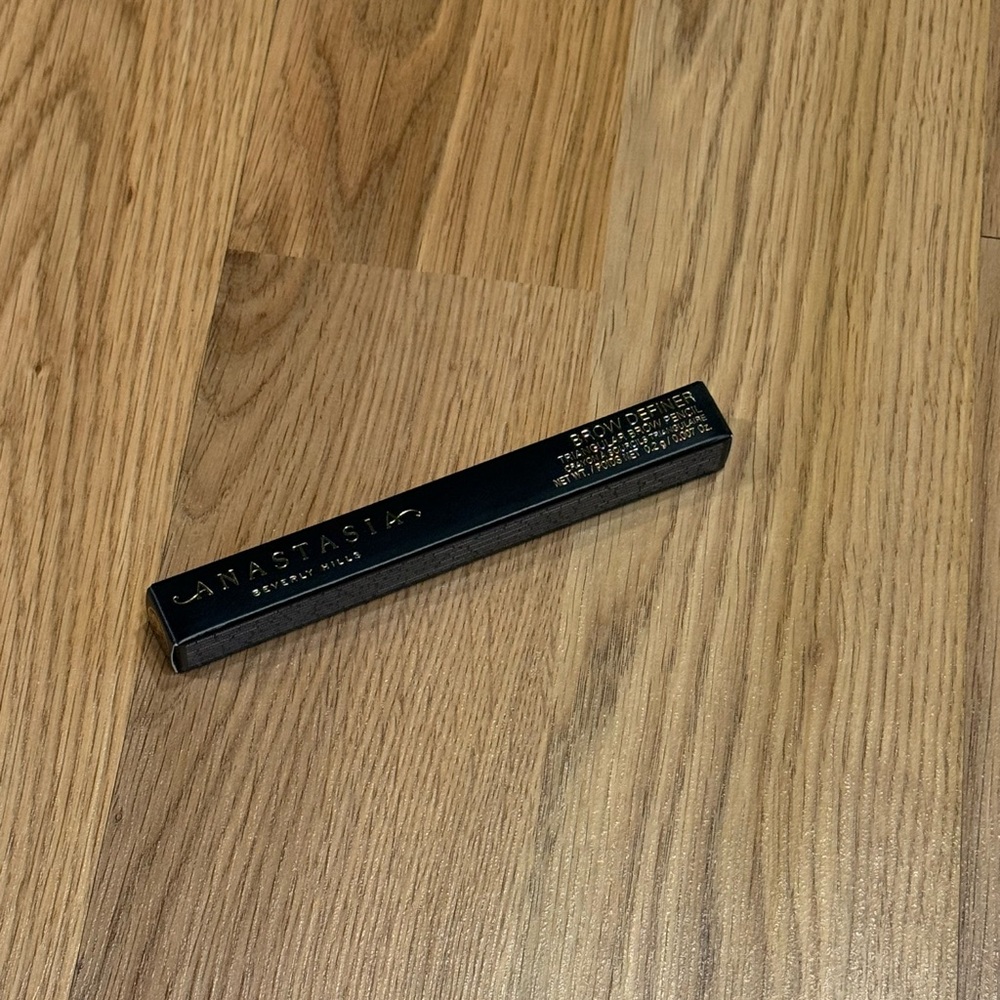 5 for $25 item 🌺 Anastasia Beverly Hills Brow Definer Medium Brown Brow Pencil